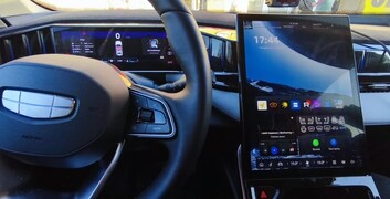 Установка голосового, навигации и приложений на Geely Atlas New в Липецке